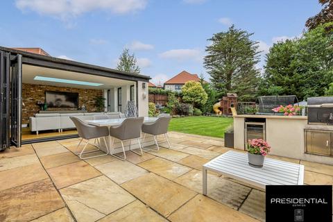 111 Grange Crescent, Chigwell, IG7 5JD