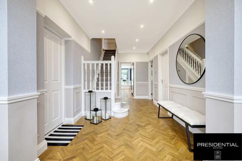 111 Grange Crescent, Chigwell, IG7 5JD