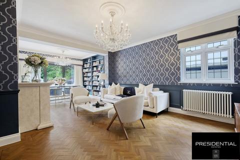 111 Grange Crescent, Chigwell, IG7 5JD