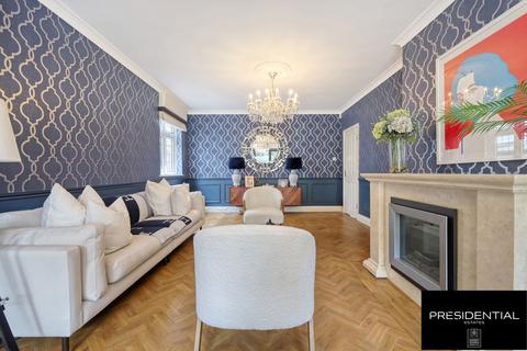 111 Grange Crescent, Chigwell, IG7 5JD