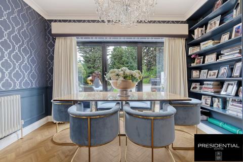 111 Grange Crescent, Chigwell, IG7 5JD