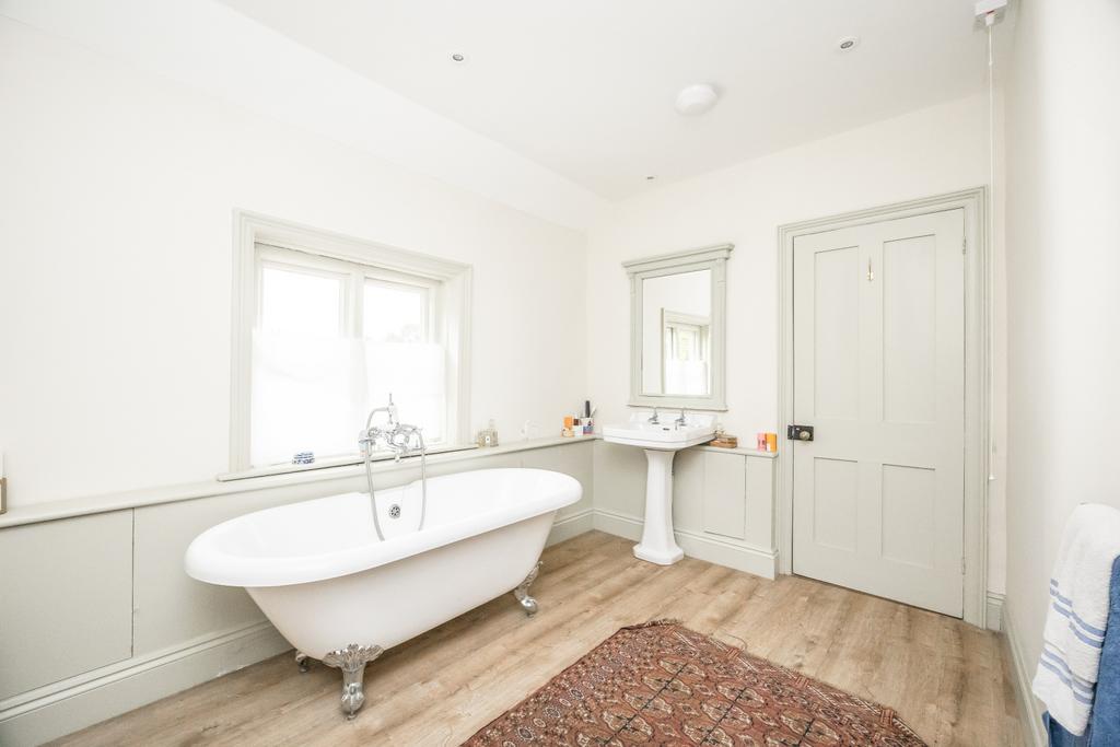 En Suite Bathroom