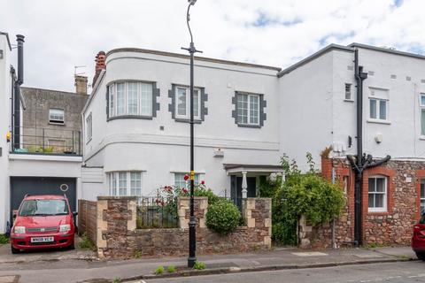 3 bedroom semi-detached house to rent, Pembroke Grove, Clifton, Bristol