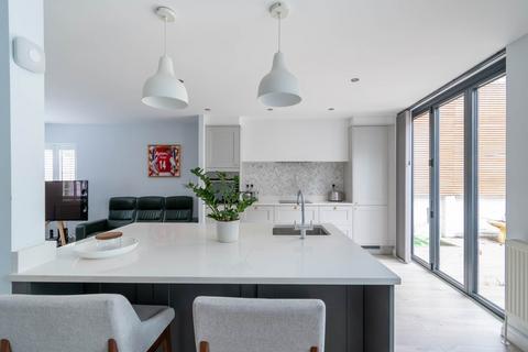 3 bedroom semi-detached house to rent, Pembroke Grove, Clifton, Bristol