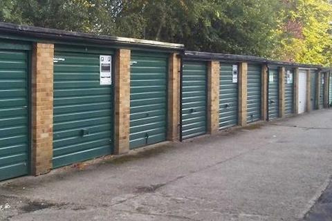 Garage to rent, Crescent West, Barnet EN4