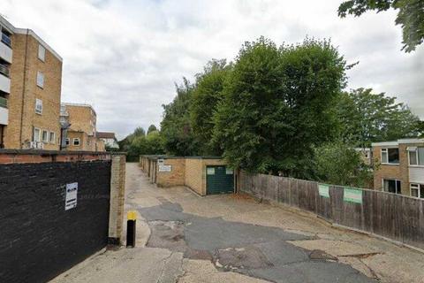 Garage to rent, Crescent West, Barnet EN4