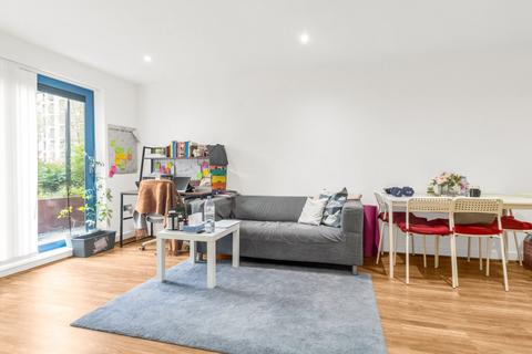 2 bedroom flat for sale, Westgate Apartments, Western Gateway, London, E16 1BJ