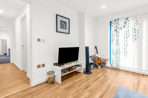 2 bedroom flat for sale, Westgate Apartments, Western Gateway, London, E16 1BJ