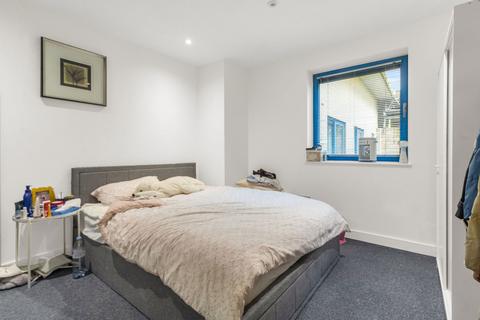 2 bedroom flat for sale, Westgate Apartments, Western Gateway, London, E16 1BJ
