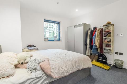 2 bedroom flat for sale, Westgate Apartments, Western Gateway, London, E16 1BJ