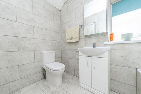 3 bedroom terraced house for sale, Manorstead, Skelmanthorpe, HD8