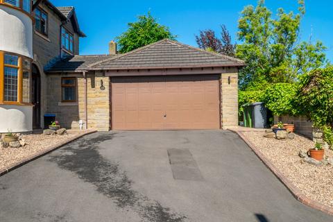4 bedroom detached house for sale, Hawthorne Way, Shelley, HD8