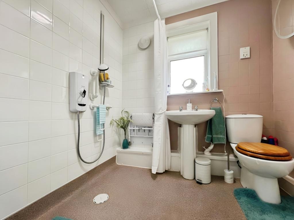Pbox-bathroom-314761.jpeg
