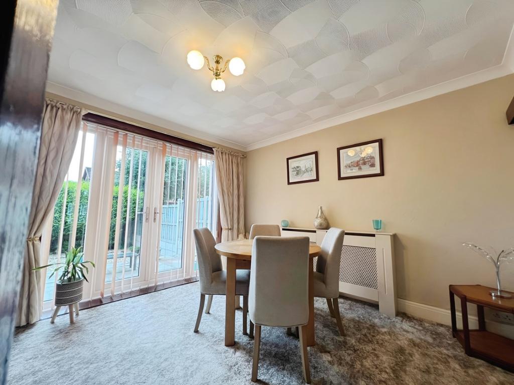 Pbox-dining room-314761.jpeg
