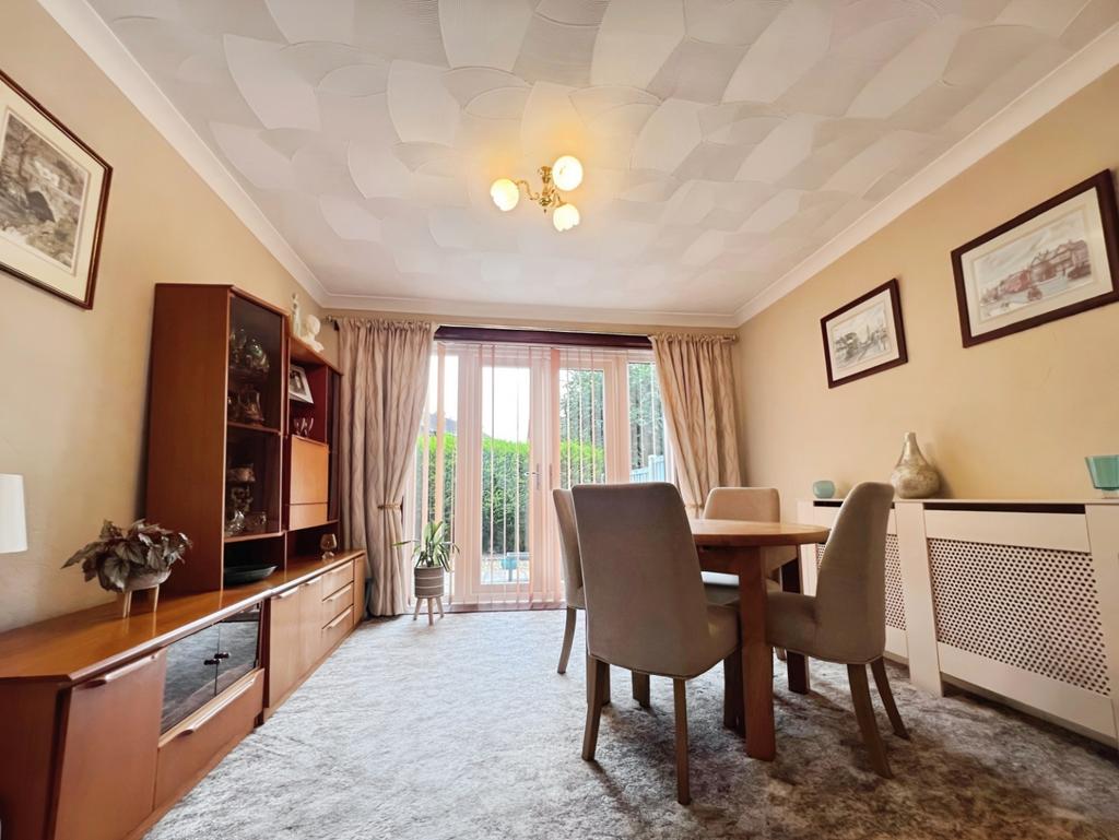 Pbox-dining room-314761.jpeg