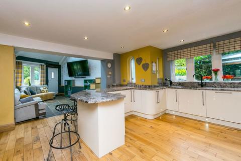 4 bedroom detached house for sale, Glade Manor, Lane Head Lane, Kirkburton, HD8