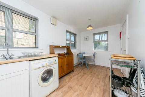 4 bedroom end of terrace house for sale, Barnsley Road, Flockton, WF4