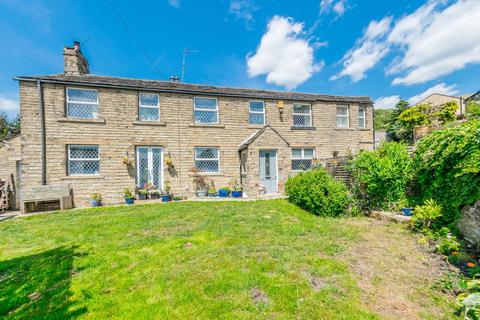 4 bedroom detached house for sale, Penistone Road, Kirkburton, Huddersfield, HD8 0RB