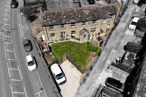 4 bedroom detached house for sale, Penistone Road, Kirkburton, Huddersfield, HD8 0RB