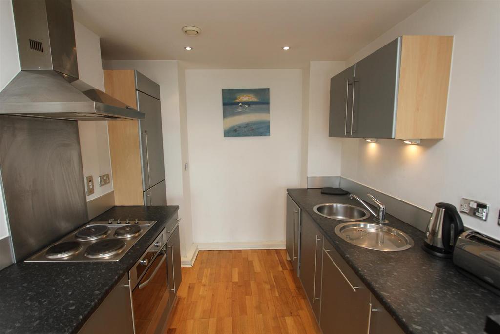 Kitchen1.JPG