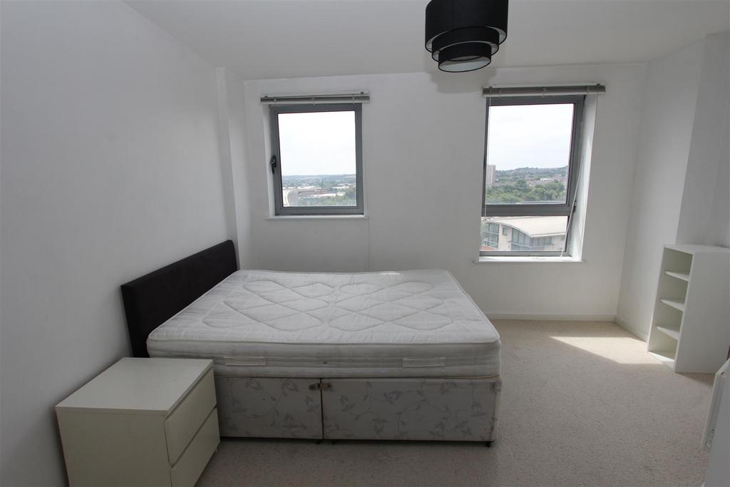 Bed2.JPG