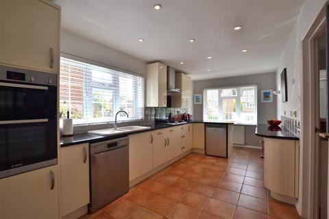 4 bedroom detached house for sale, Broom Acres, Fleet GU52