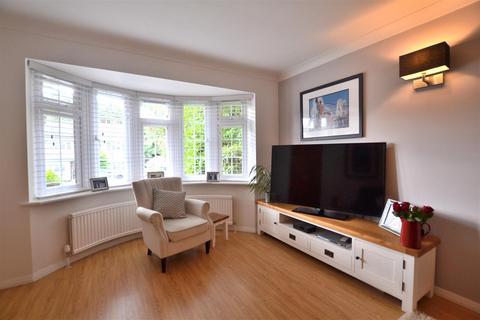 4 bedroom detached house for sale, Broom Acres, Fleet GU52
