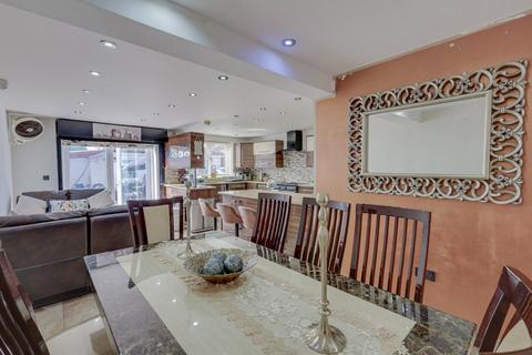 4 bedroom semi-detached house for sale, Bradford Road, Stanningley, Pudsey, West Yorkshire, LS28