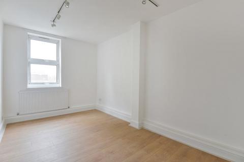3 bedroom flat to rent, Commercial Way, Peckham, London, SE15