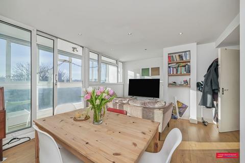 3 bedroom flat to rent, Commercial Way, Peckham, London, SE15
