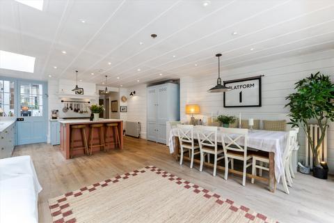 4 bedroom terraced house for sale, Hendham Road, London, SW17