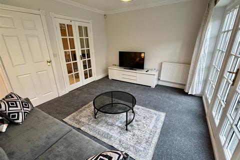 8 Bishopfields Drive, York, YO26 4WN