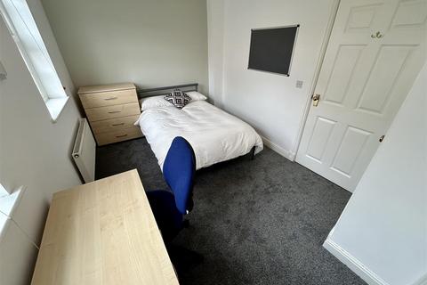 8 Bishopfields Drive, York, YO26 4WN