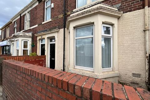 2 bedroom flat for sale, Victoria Road East, Hebburn, NE31