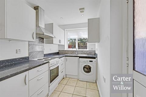 63 Arnold Road, Dagenham, RM9 6AQ