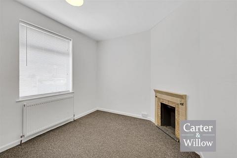 63 Arnold Road, Dagenham, RM9 6AQ