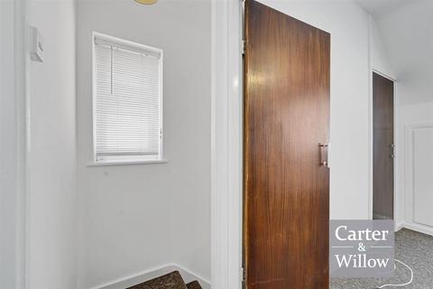 63 Arnold Road, Dagenham, RM9 6AQ