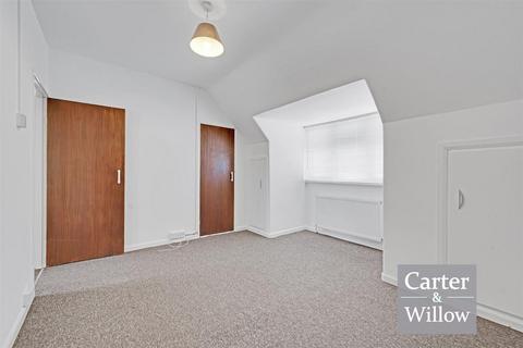 63 Arnold Road, Dagenham, RM9 6AQ