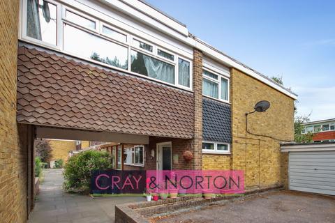 10 Bracewood Gardens, Croydon, CR0 5JL