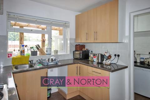 10 Bracewood Gardens, Croydon, CR0 5JL