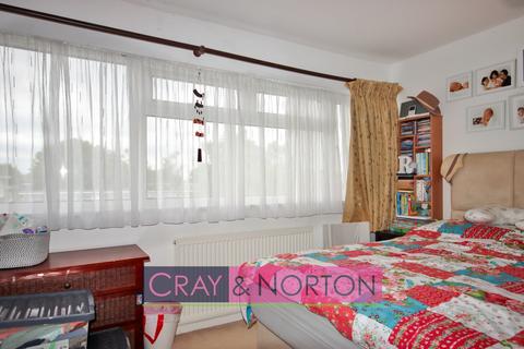 10 Bracewood Gardens, Croydon, CR0 5JL
