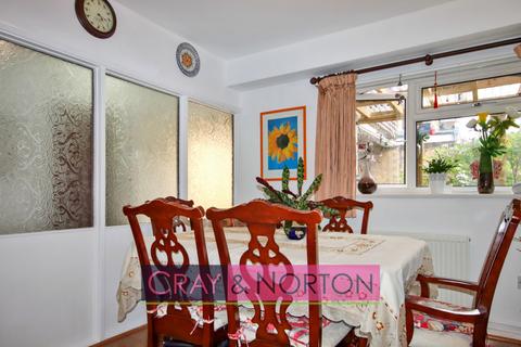 10 Bracewood Gardens, Croydon, CR0 5JL