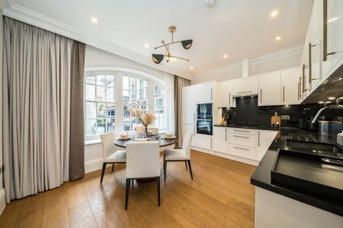 2 bedroom flat to rent, Stratton Street, London W1J