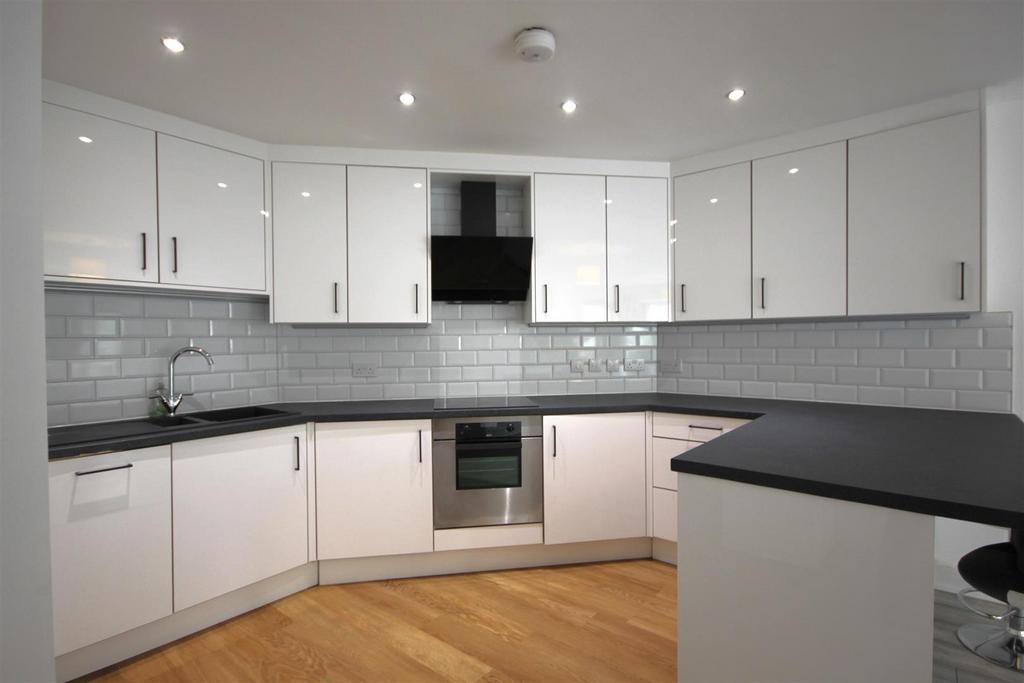 Kitchen 1.JPG