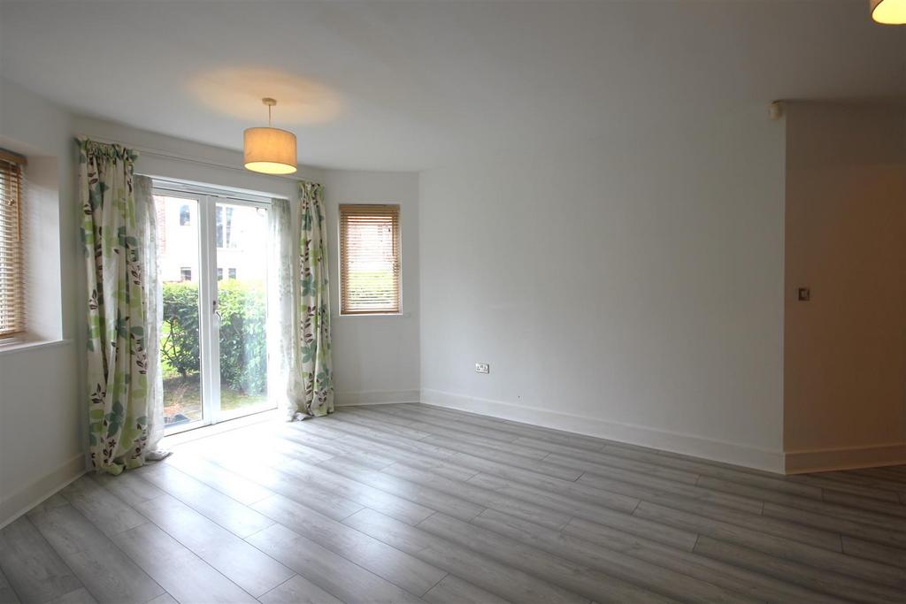 Lounge 2.JPG