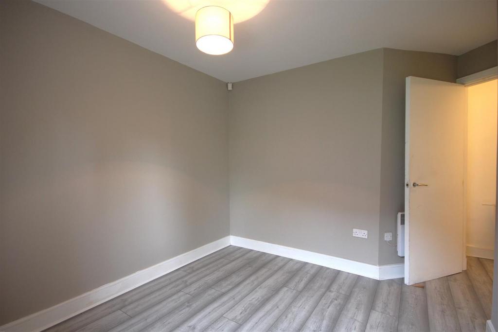 Master bedroom 2.JPG