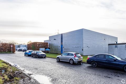 Distribution warehouse to rent, Clydesmill Pl Glasgow G32 8RF
