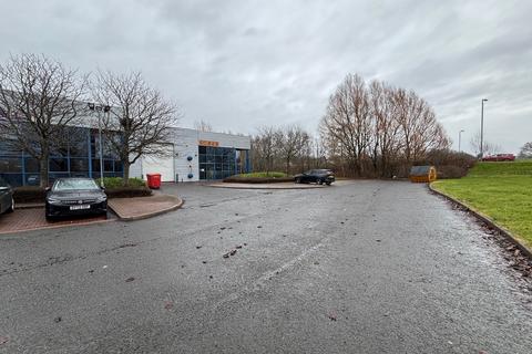 Distribution warehouse to rent, Clydesmill Pl Glasgow G32 8RF