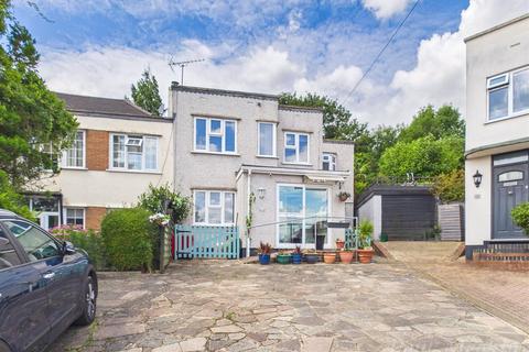 4 The Rise, South Croydon, CR2 8NB