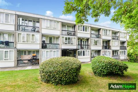 2 bedroom apartment for sale, Ashbourne Close, London N12